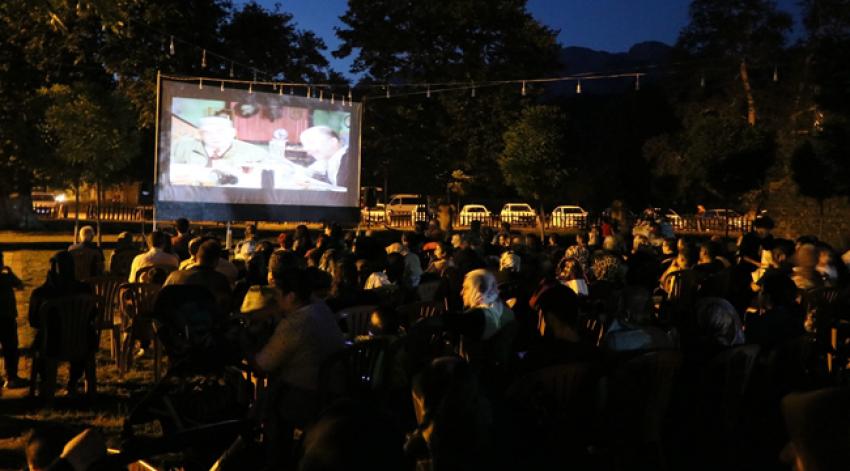 Yıldızların altında sinema keyfi