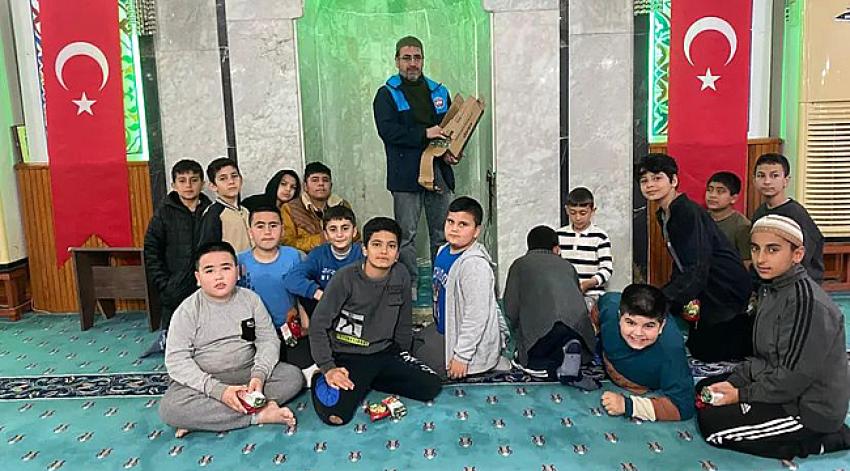 ‘Çocuklar camide Kur’an da öğrenir, eğlenir de’