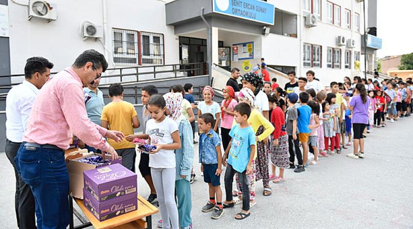 Sarıçam'da Kuran Kursu öğrencilerine ikram