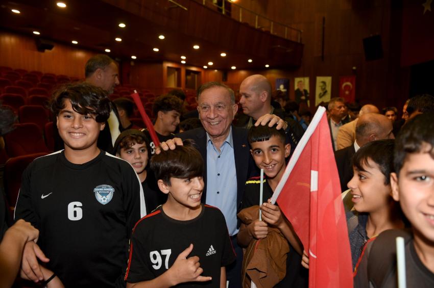 Geleceğin karatecileri Seyhan'da yetişiyor