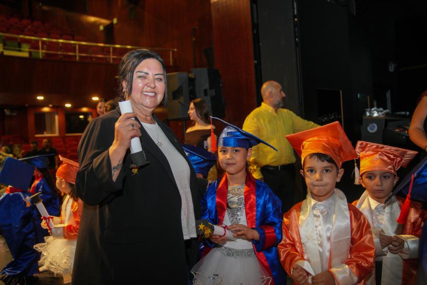 Seyhan’ın Minikleri Kep Attı, Mezuniyet Coşkusu Yaşandı
