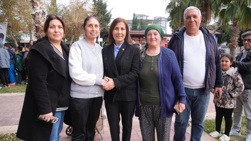 Seyhan'da sokakta tiyatro var