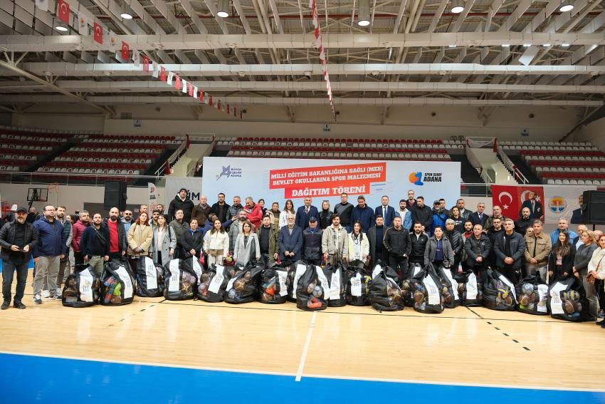 500 okula spor malzemesi dağıtıldı