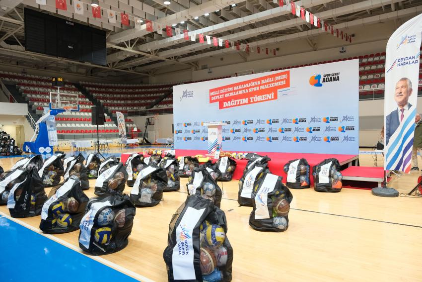 500 okula spor malzemesi dağıtıldı