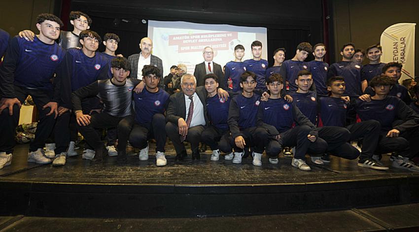 Büyükşehir’den okullara ve amatör spor kulüplerine destek