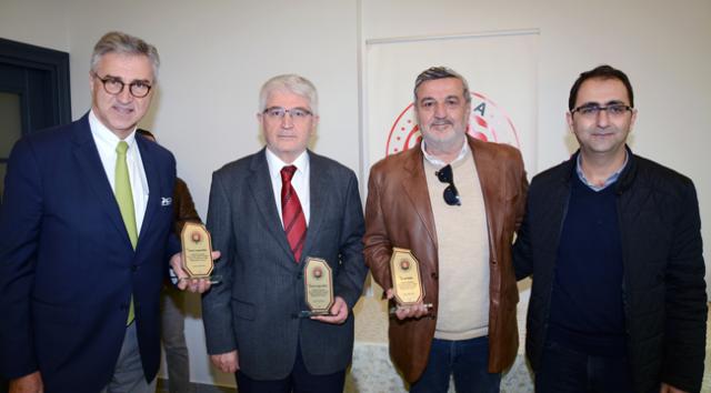 40-50 yıllık doktorlara plaket