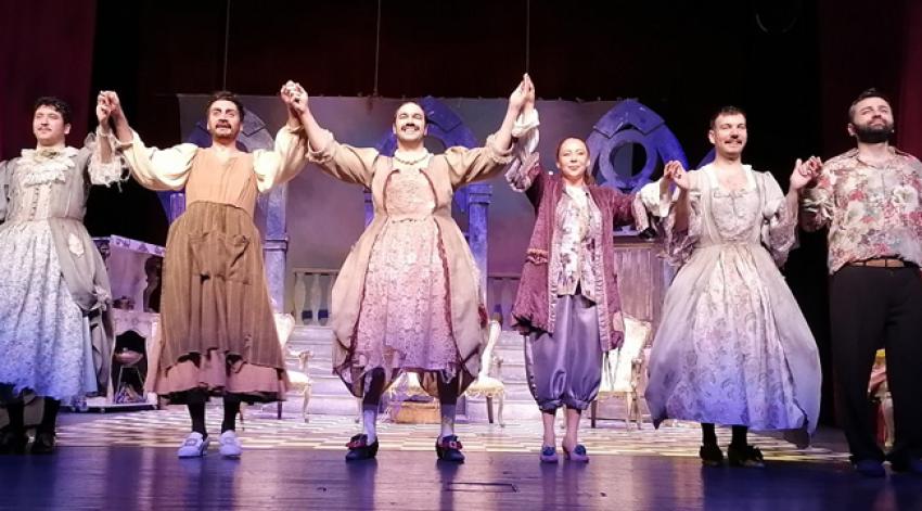 Adana’yı kahkahaya boğdular