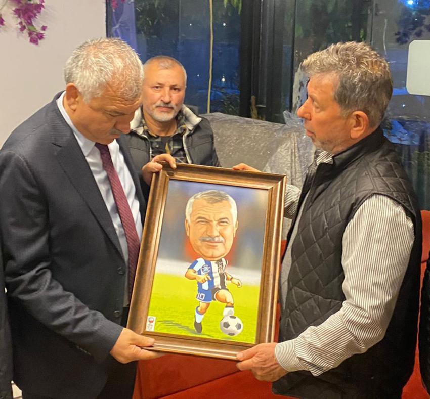 Karalar’a sürpriz