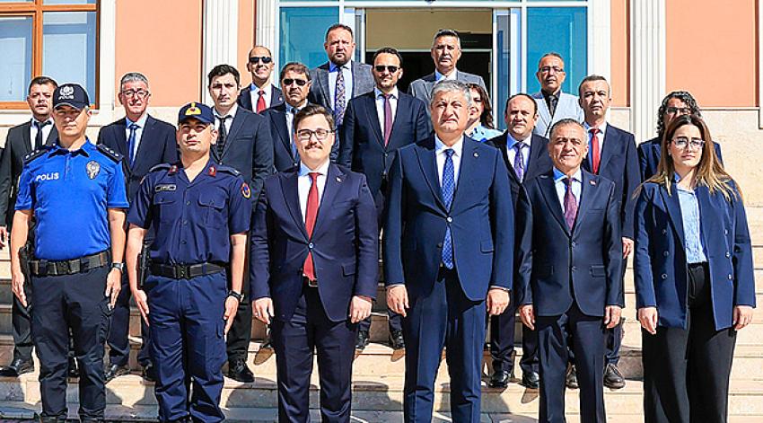 Vali Yavuz ilçelere ziyaretlerini sürdürüyor