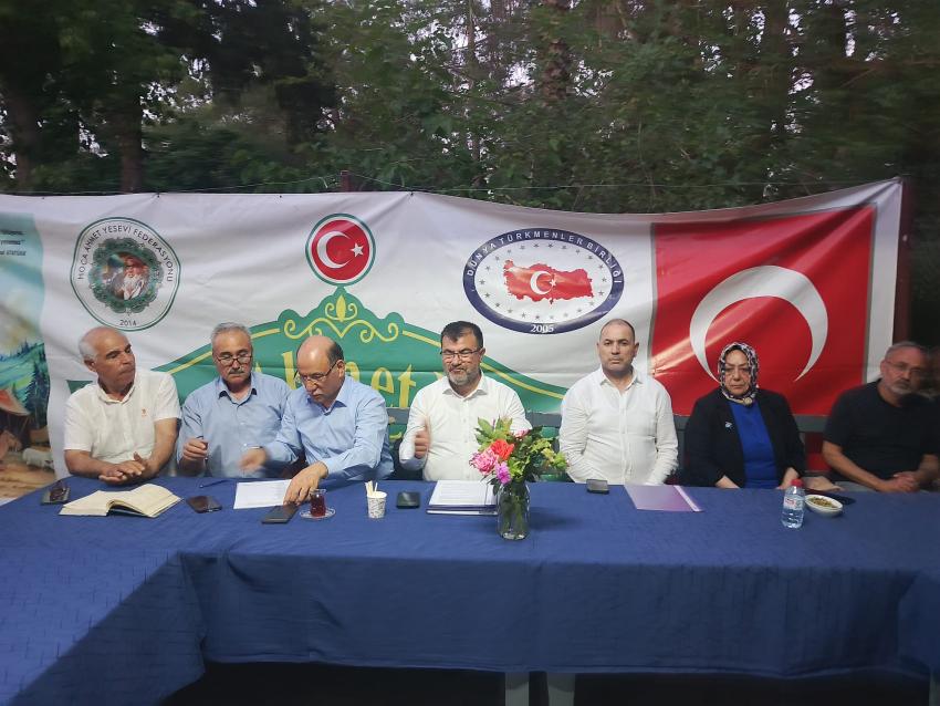 Dünya Türkmenler Birliği'nde Av.Demirdüzen güven tazeledi