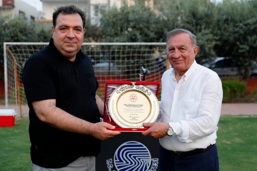 U-12 futbolda şampiyon Adana Demirspor