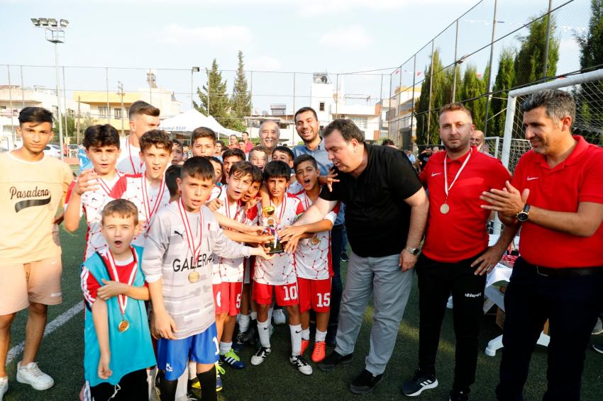 U-12 futbolda şampiyon Adana Demirspor