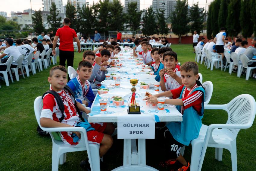 U-12 futbolda şampiyon Adana Demirspor