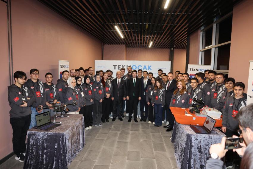 Eğitim, teknoloji ve vefa bir arada