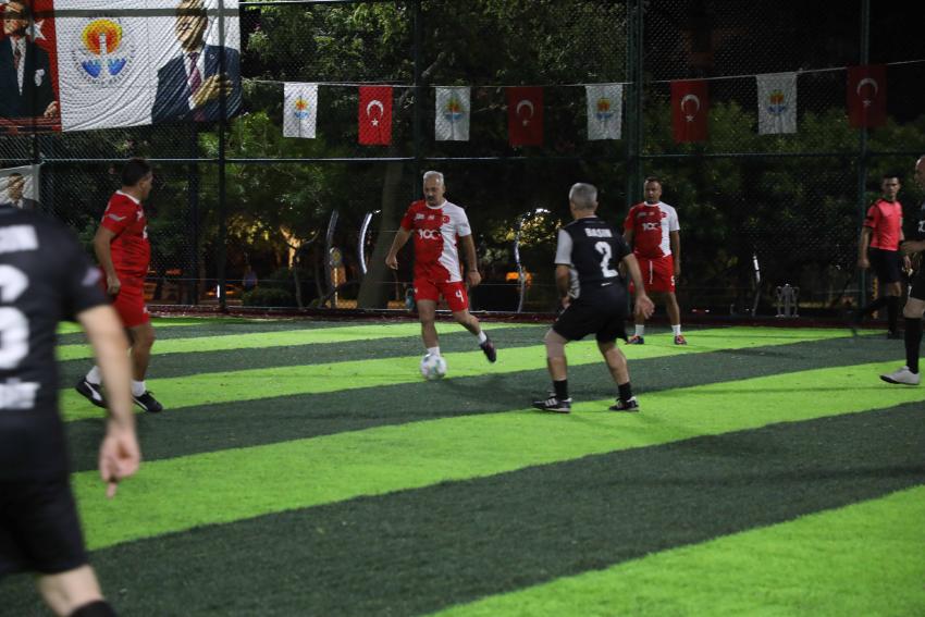 Veteranlar futbol turnuvası başladı