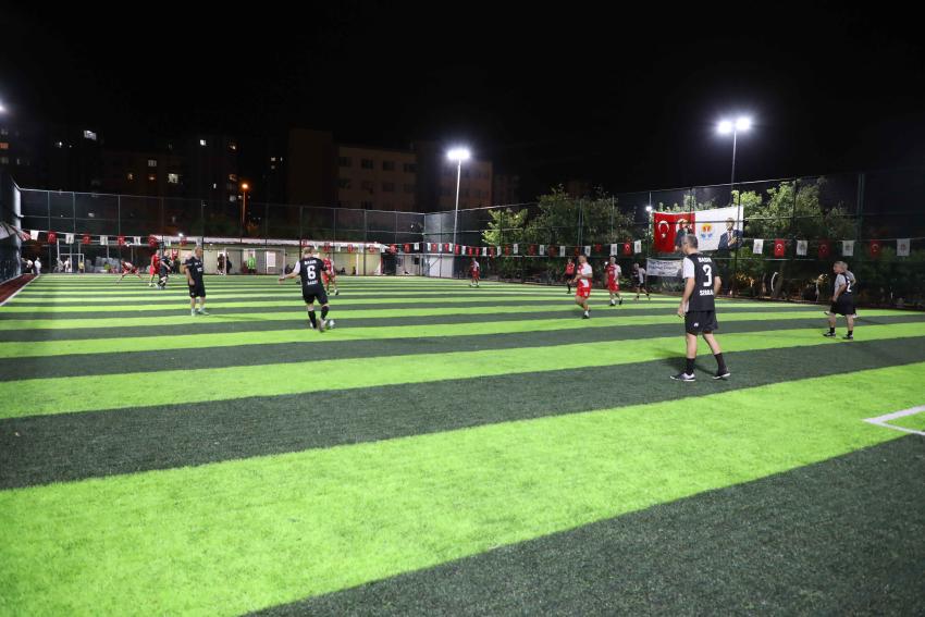 Veteranlar futbol turnuvası başladı
