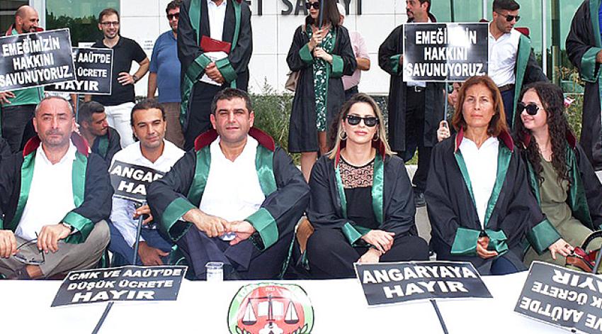 Avukatlardan 'ücret' eylemi