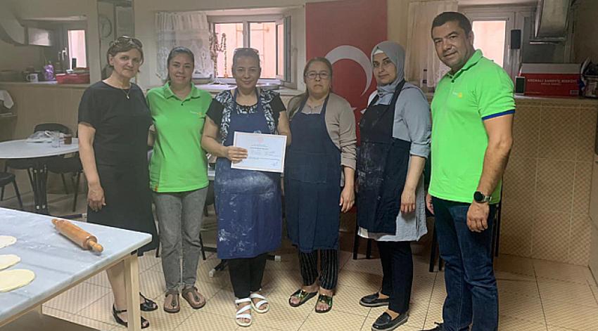 Seyhan Rotary’den ev kadınlarına destek