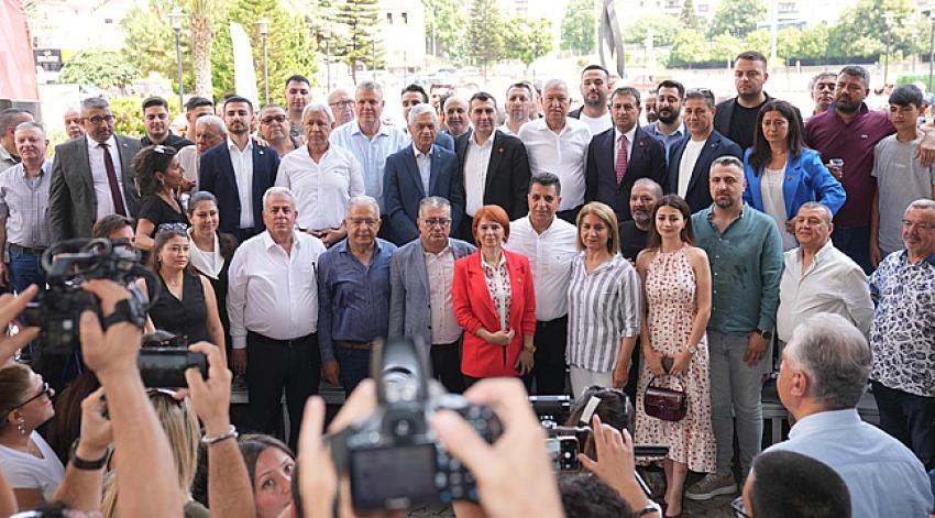 CHP Adana İl Örgütü,bayramlaşmayı belediyelerde gerçekleştirdi.