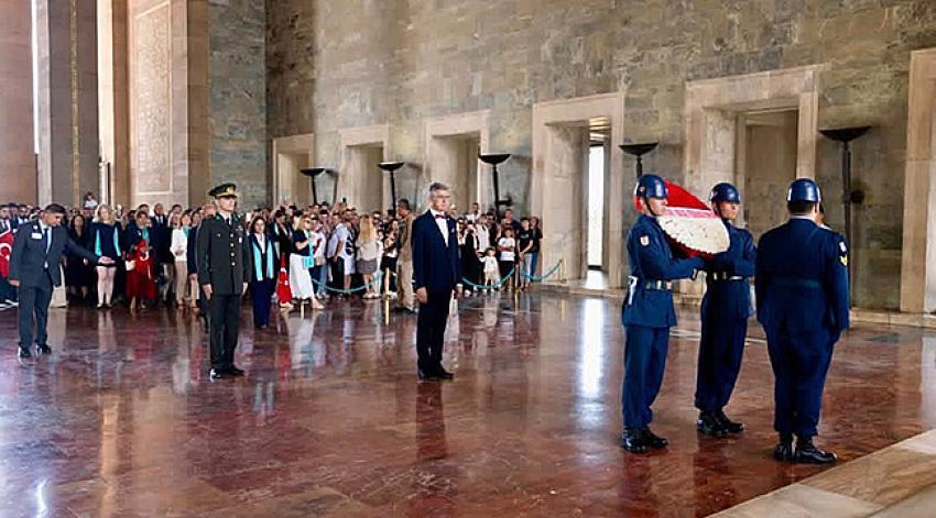 Seyhan Rotary Anıtkabir’de 