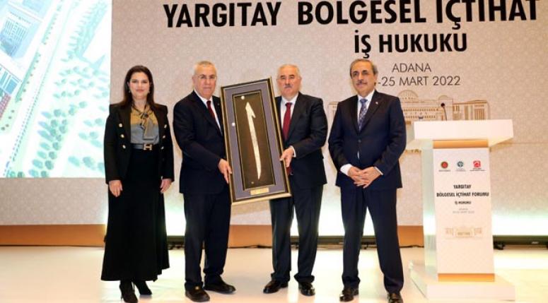 ‘Her önüne gelen hüküm veriyor’