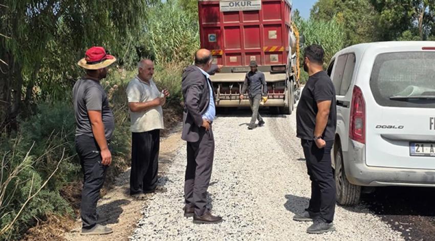 Yumurtalık’ta temizlik ve yol çalışmaları hız kesmeden sürüyor