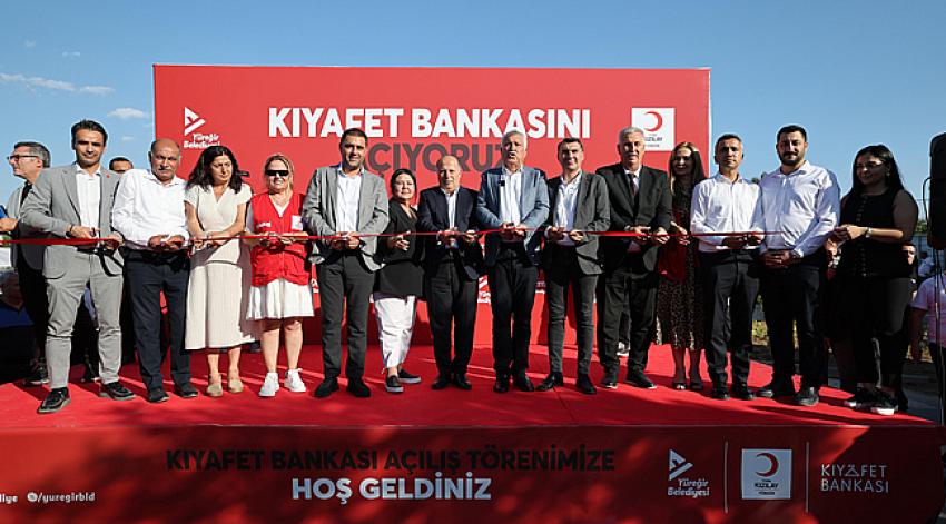 Yüreğir Belediyesi Kıyafet Bankası açıldı