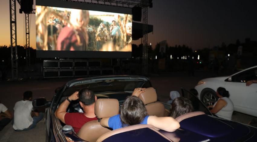 Arabada sinema keyfi