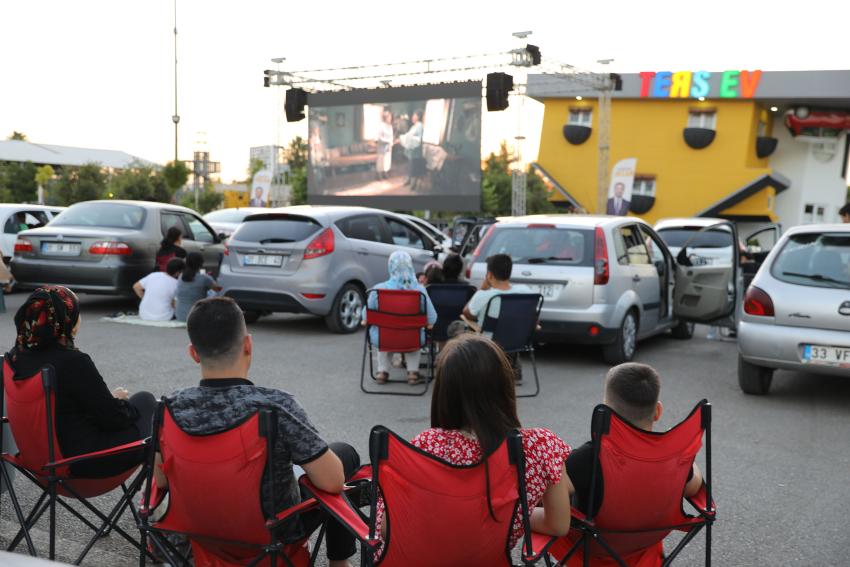 Arabada sinema keyfi