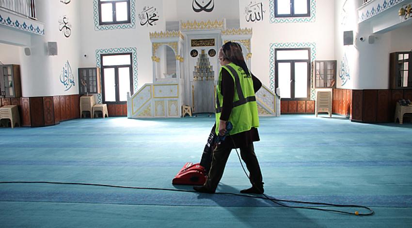 İbadethanelerde bayram temizliği