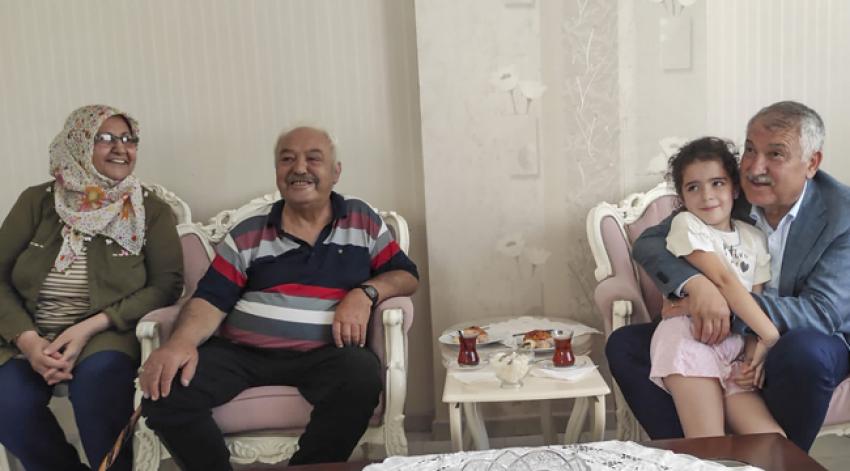 'Eli öpülesi gazimize saldırı kabul edilemez'